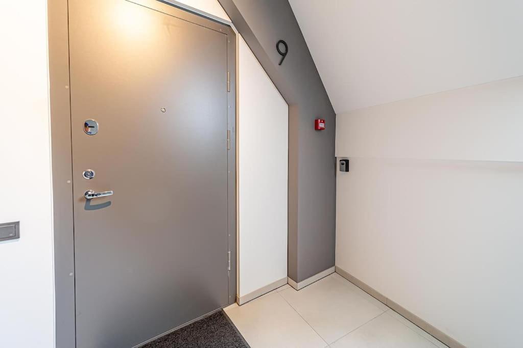Sky Apartment With Free Parking And Balcony & Ac Kaunas Eksteriør billede
